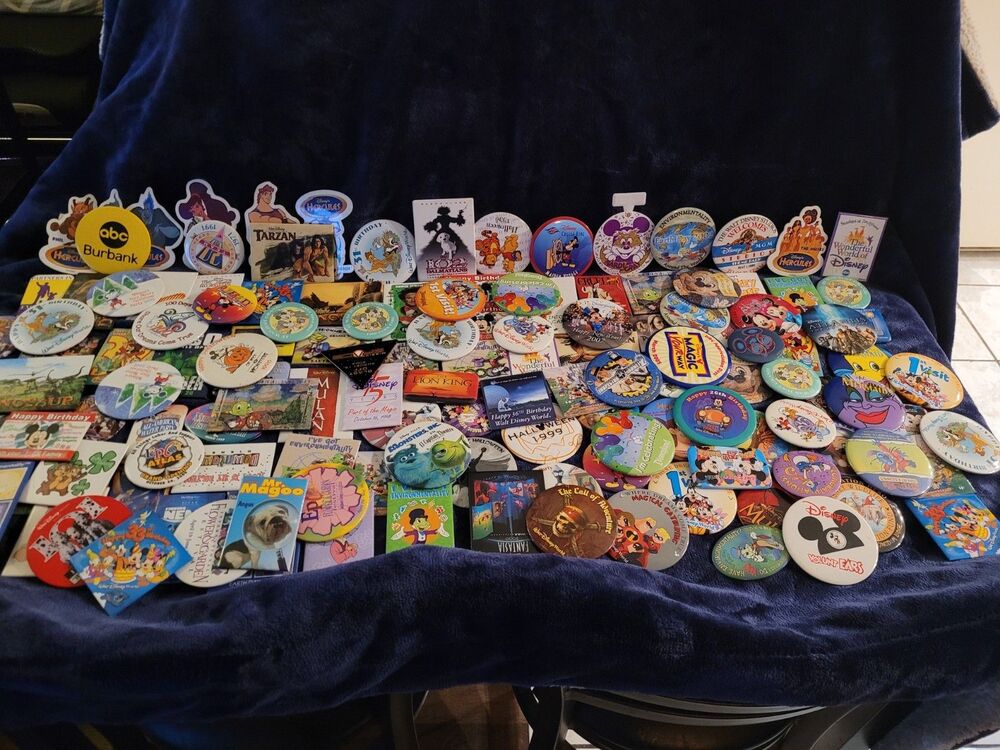 Lot of 135 Vintage Disney Buttons Disneyland Walt Disney World Promo Mixed